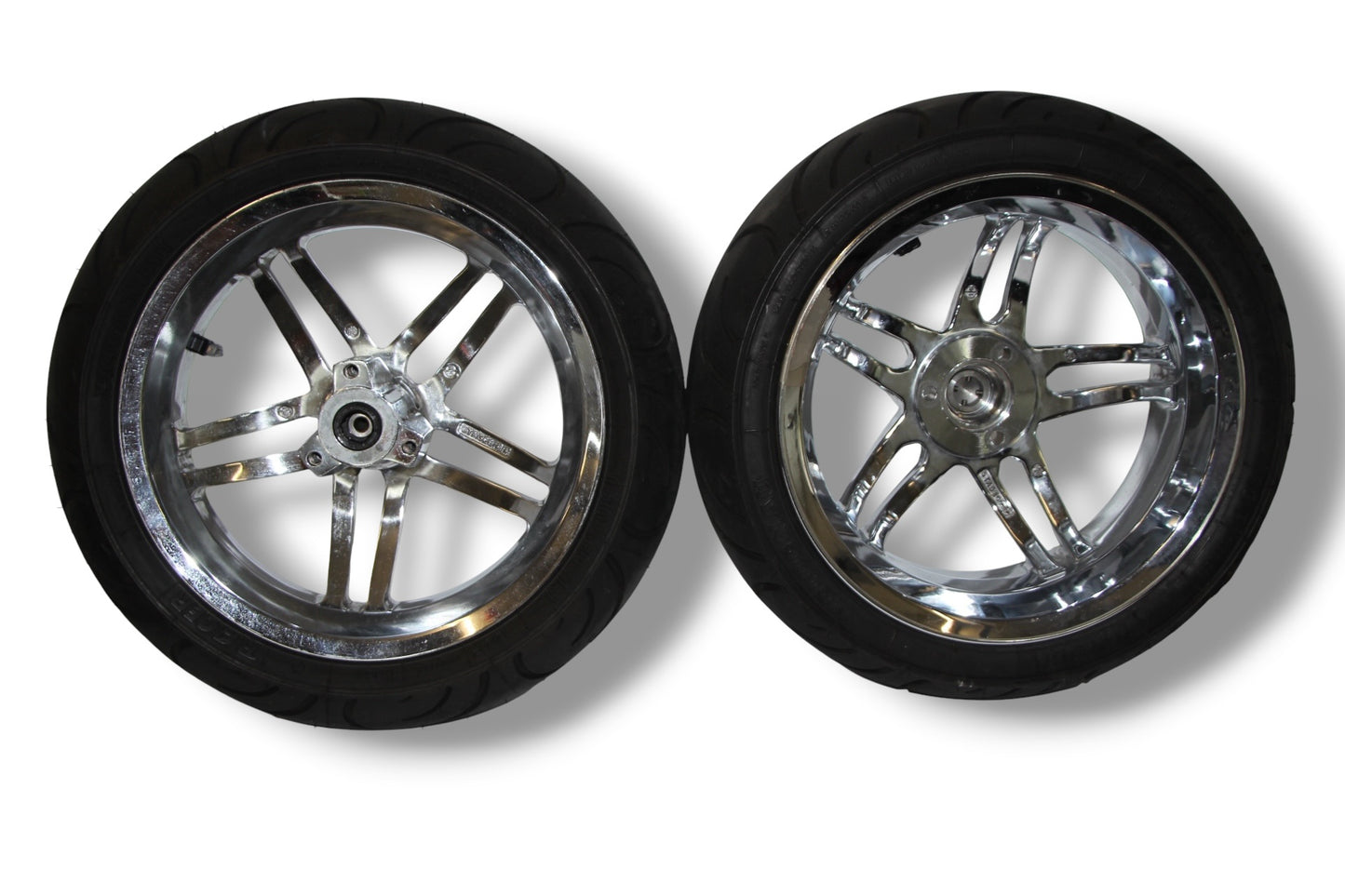 Llantas Stage6 RT CNC cromadas / neumáticos