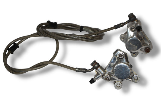 Yamaha Aerox Bremssättel poliert
