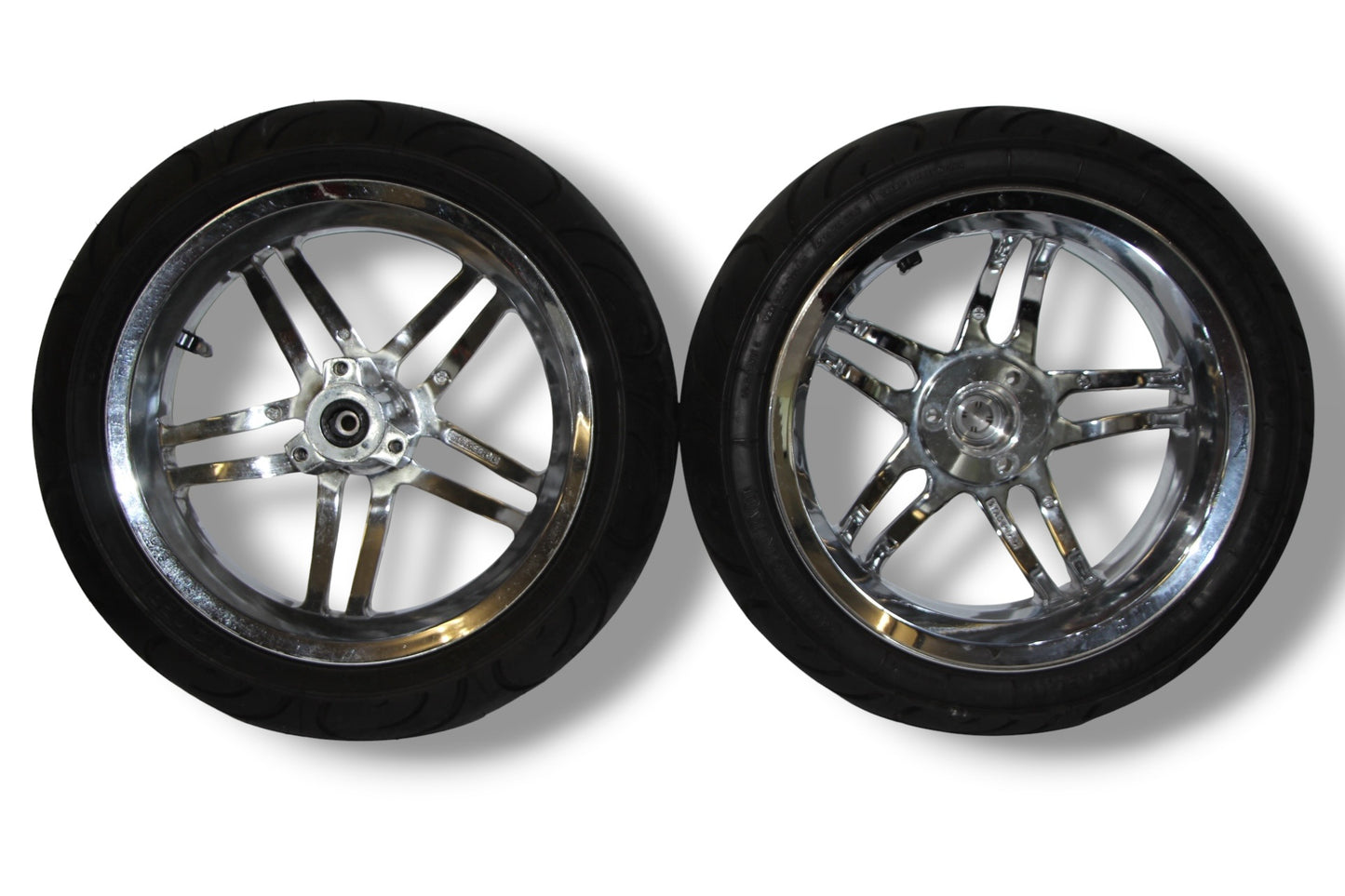 Llantas Stage6 RT CNC cromadas / neumáticos